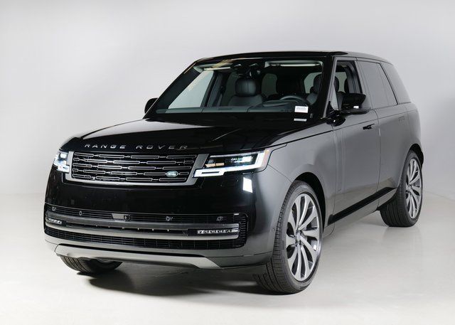 2025 Land Rover Range Rover SE's photo