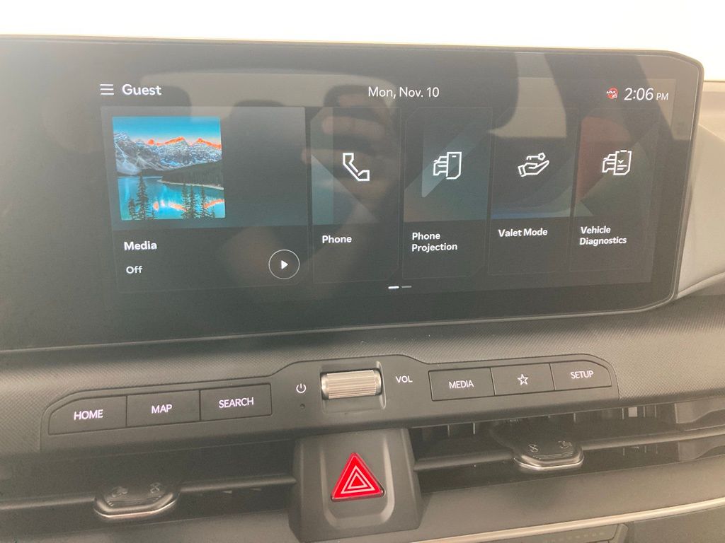 2025 Kia K4 LXS photo 3