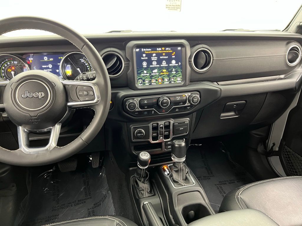 2023 Jeep Wrangler Sahara 4xe photo 4