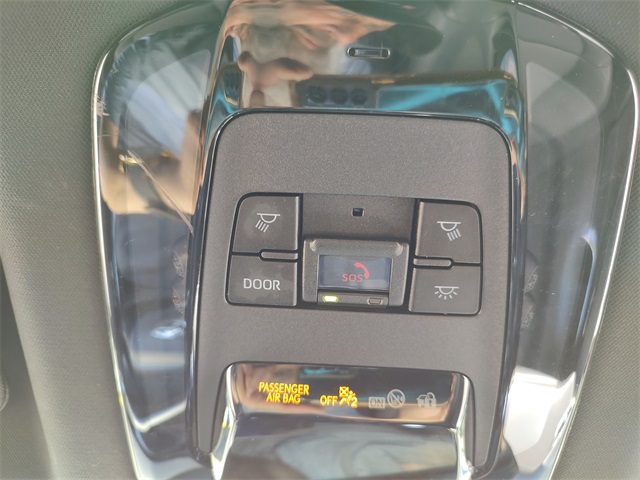 2022 Toyota Venza XLE photo 22