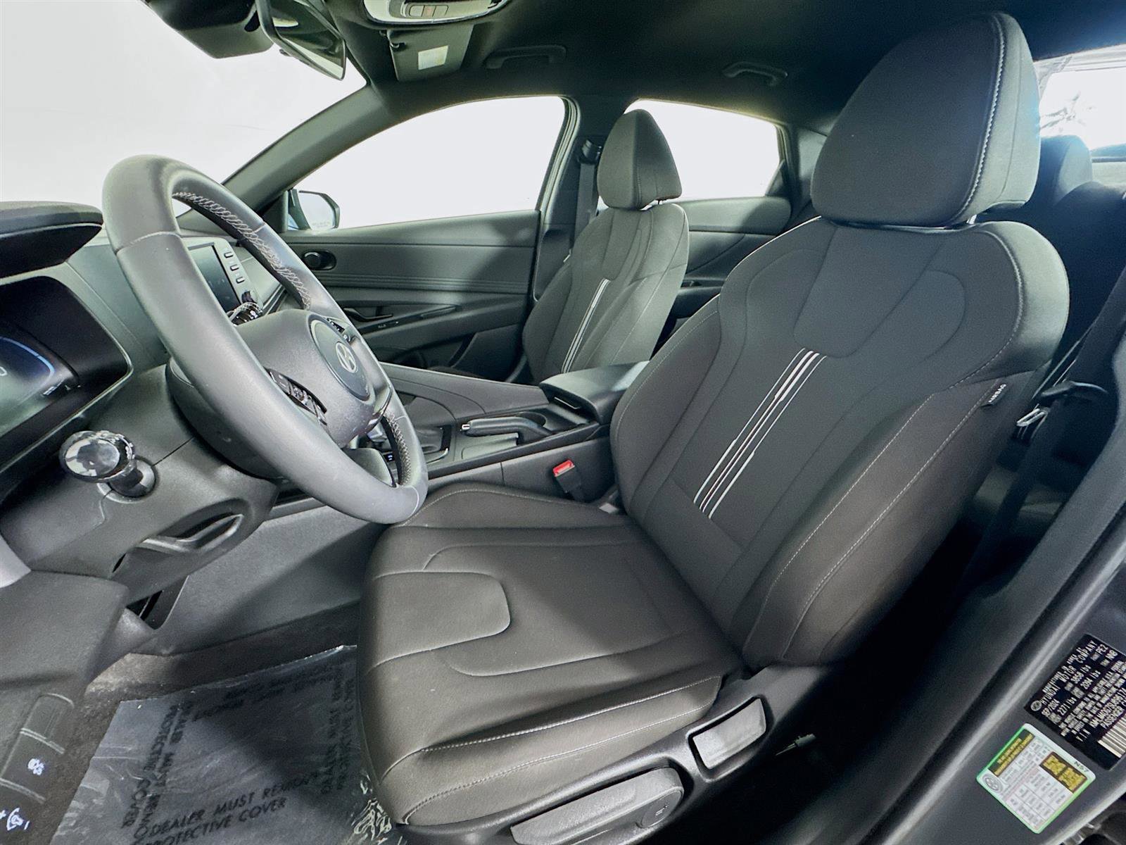 2025 Hyundai Elantra SEL Sport photo 11
