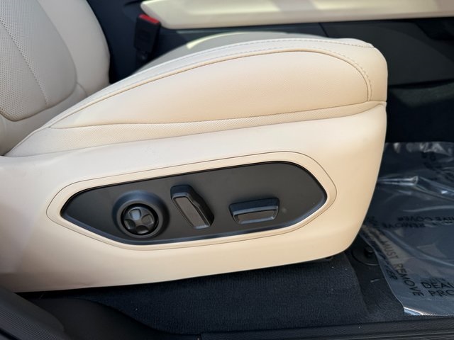2025 Jeep Grand Cherokee Limited photo 49