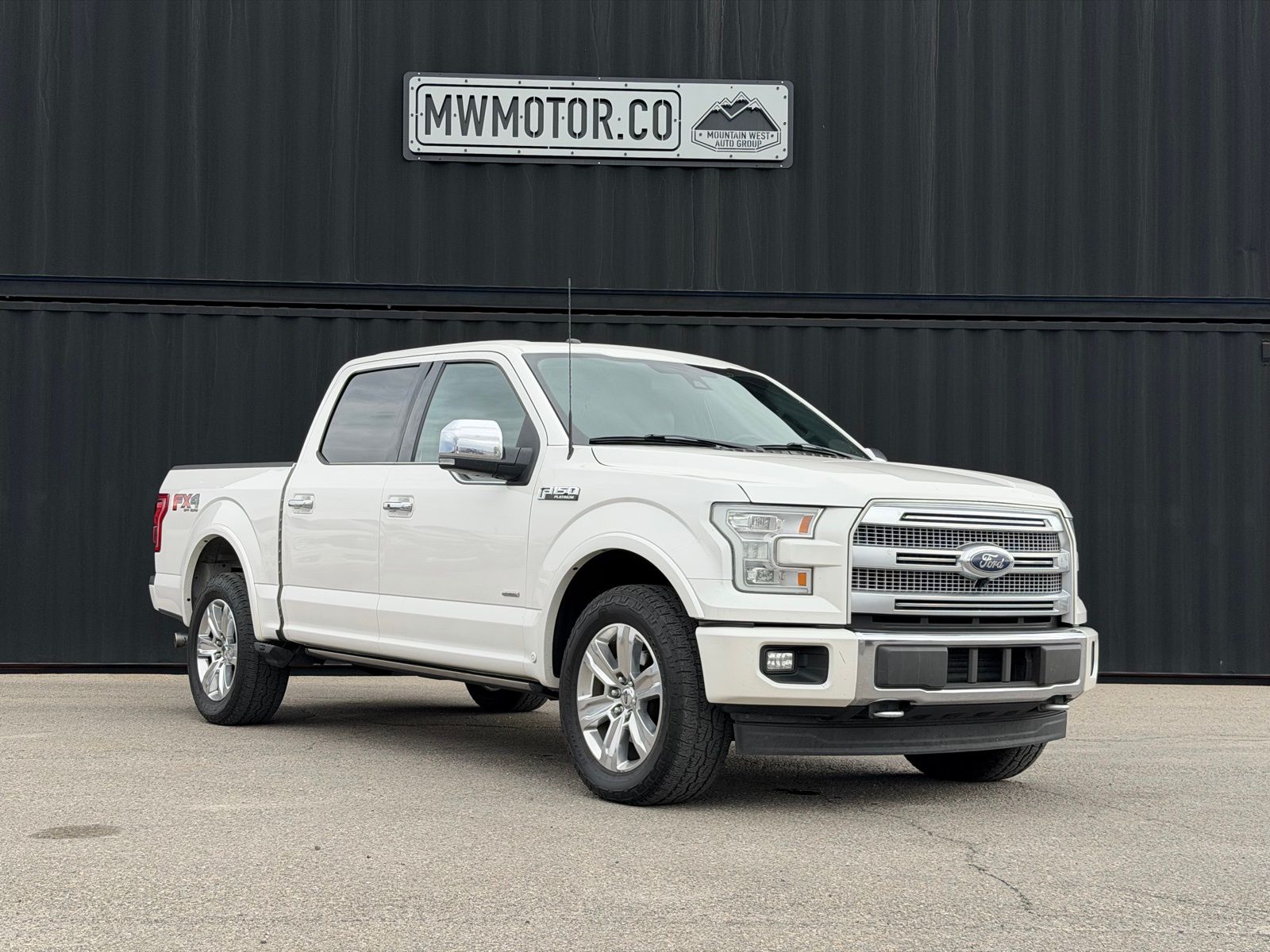 2017 Ford F-150 Platinum's photo