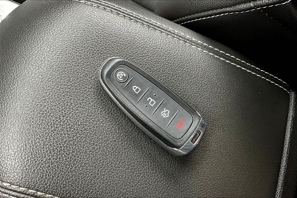 2016 Ford Escape Titanium photo 30