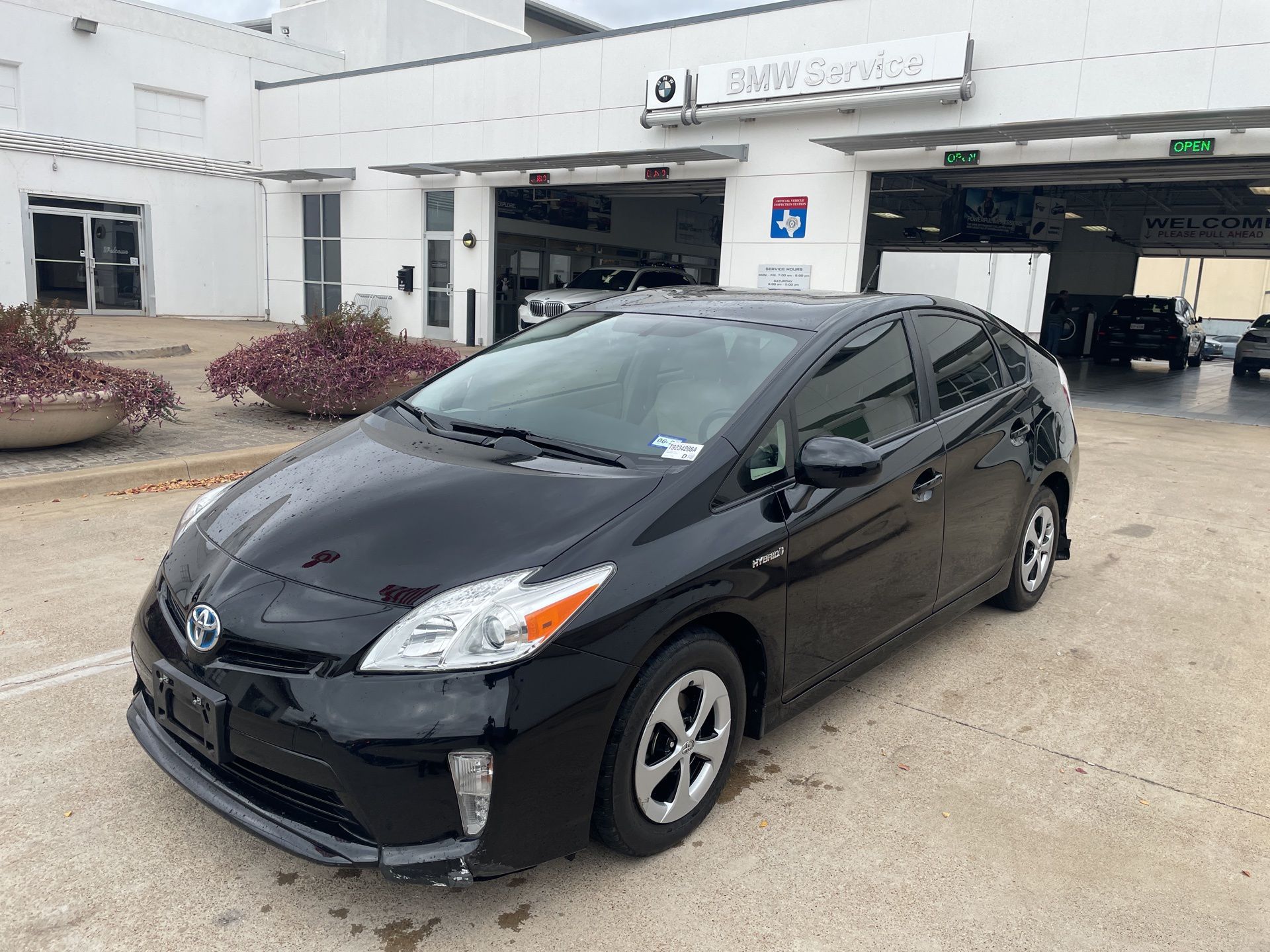 2014 Toyota Prius Four's photo
