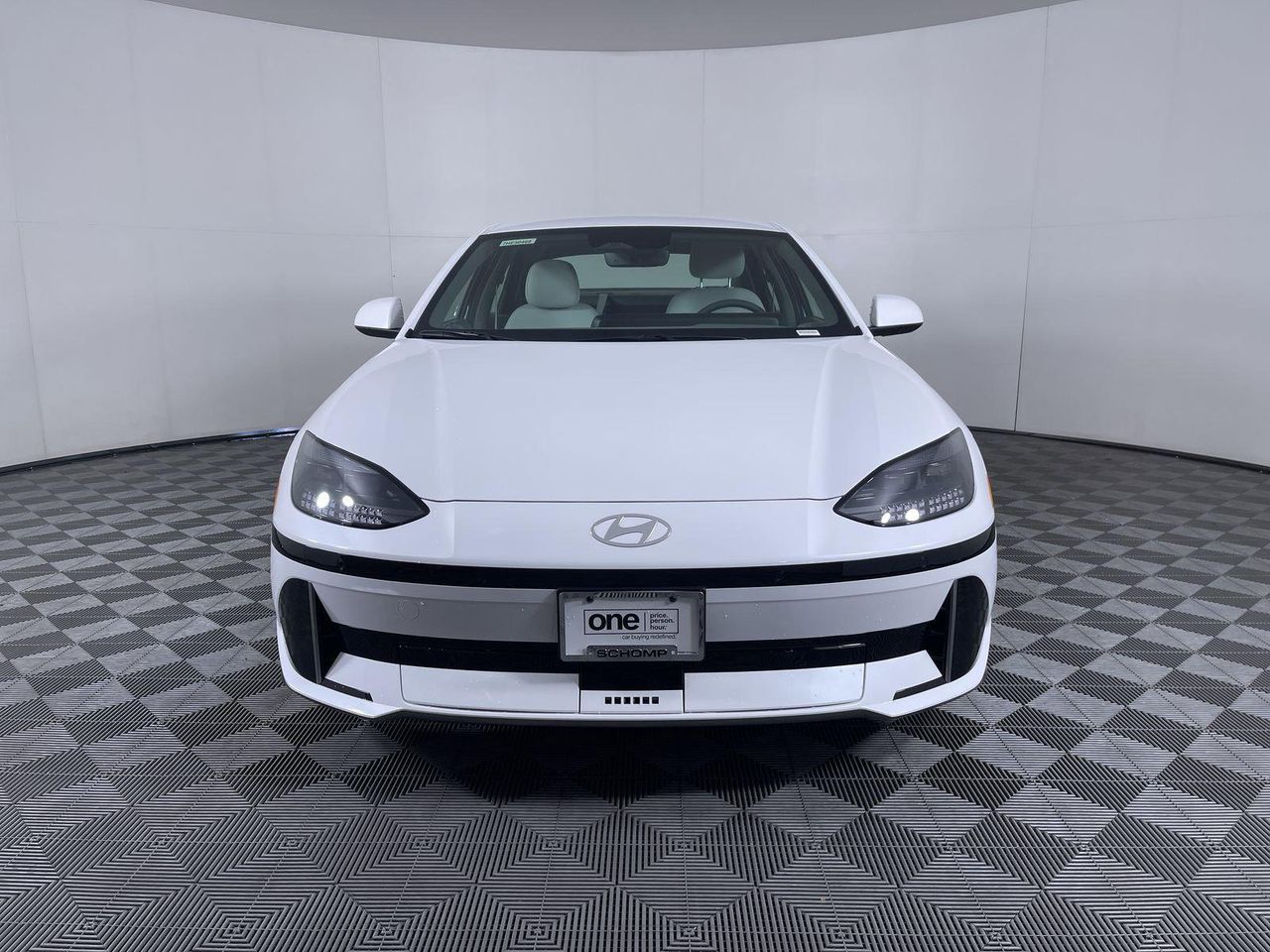 2025 Hyundai Ioniq 6 SEL photo 2