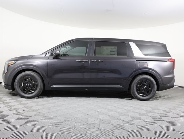 2026 Kia Carnival LXS photo 5