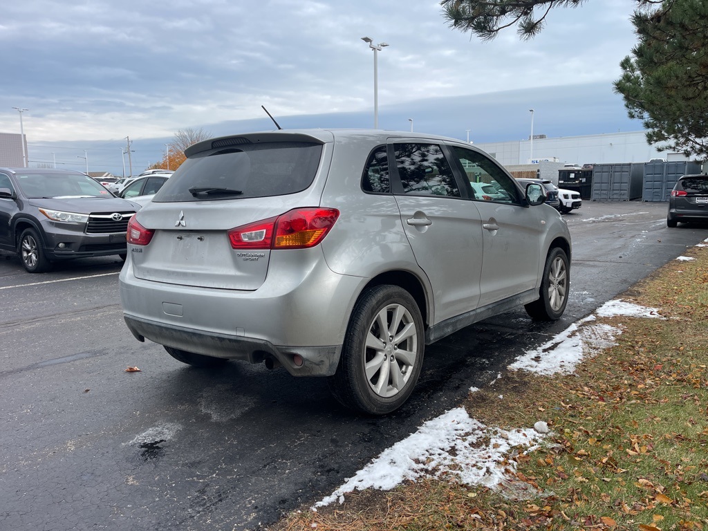 2013 Mitsubishi Outlander Sport ES photo 2