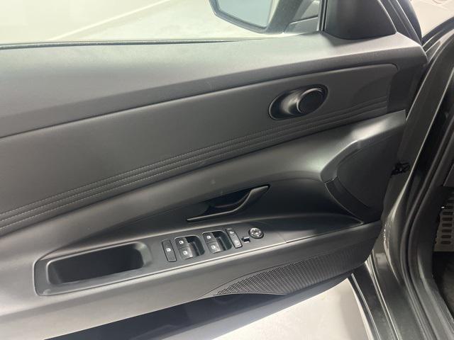 2025 Hyundai Elantra SEL Sport photo 4