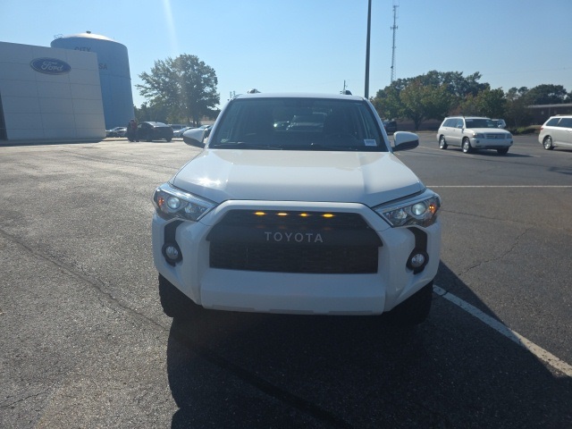 2019 Toyota 4Runner SR5 photo 7