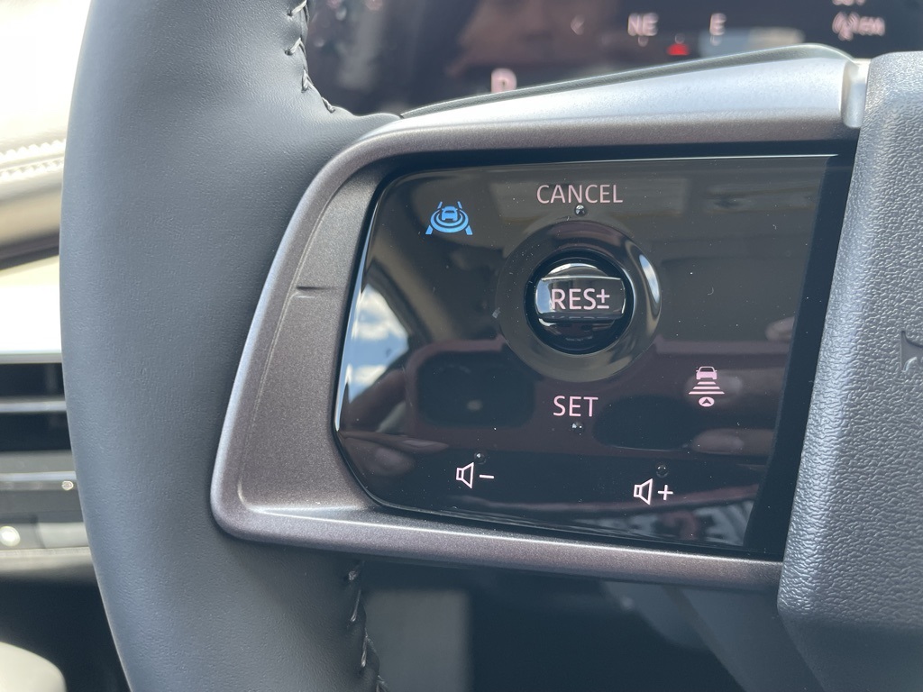 2025 Nissan Murano SL photo 8
