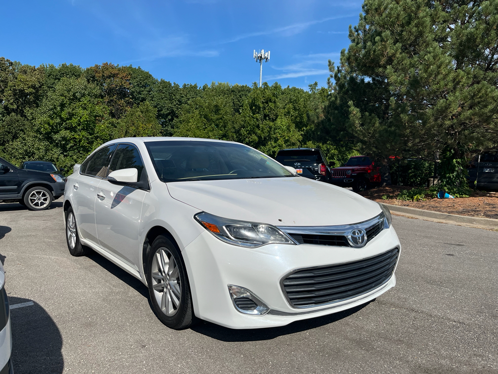 2015 Toyota Avalon XLE photo 3