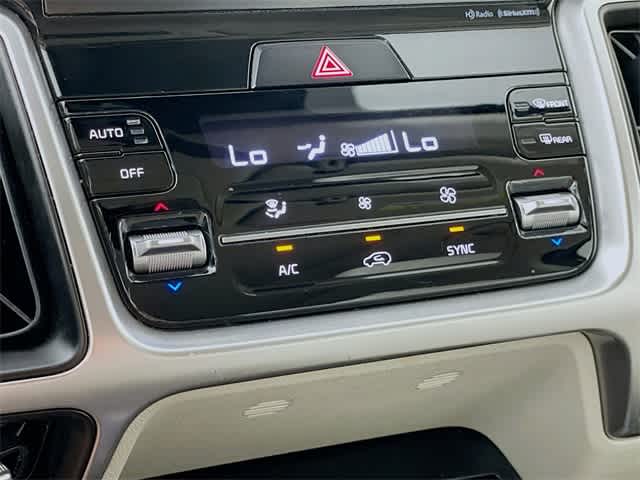 2021 Kia Sorento S photo 17