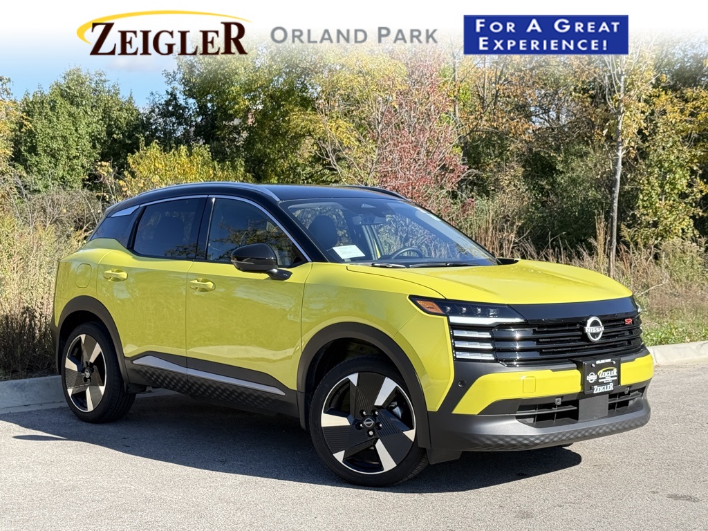 2025 Nissan Kicks SR AWD's photo