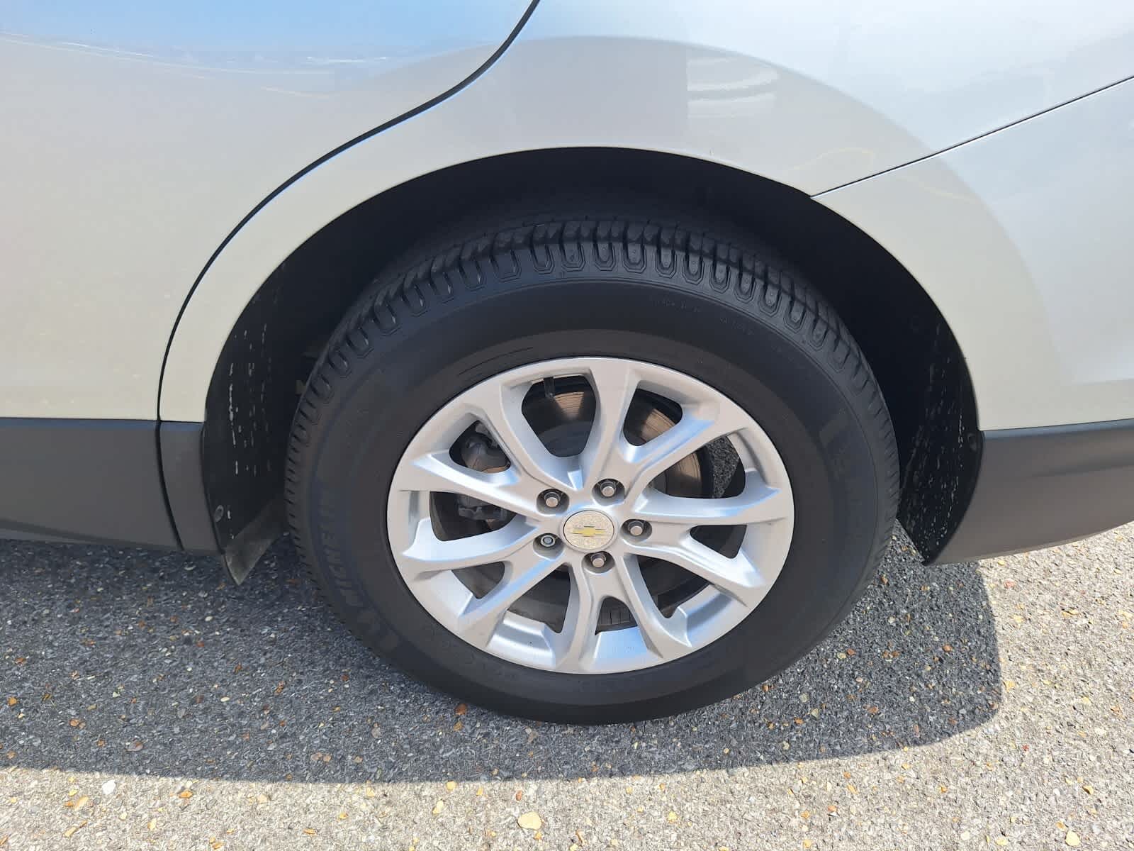 2019 Chevrolet Equinox LS photo 24