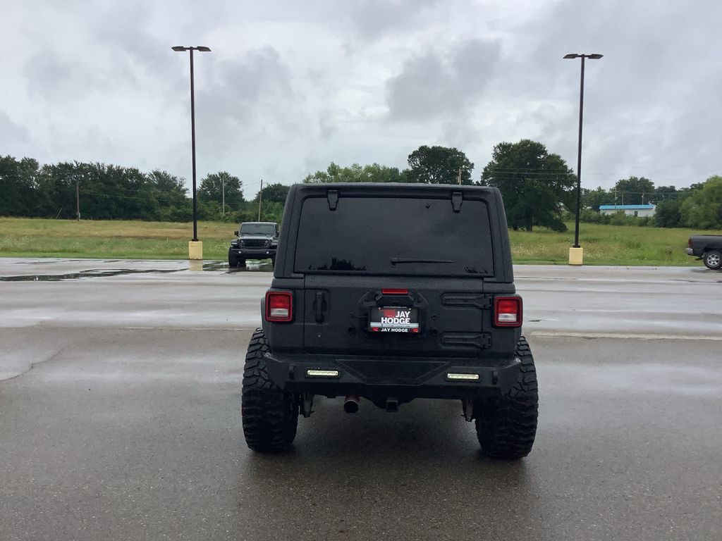2020 Jeep Wrangler Unlimited Sahara photo 6