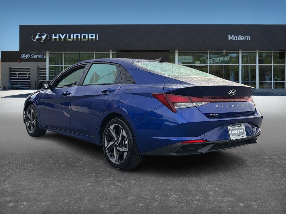 2023 Hyundai Elantra SEL photo 4