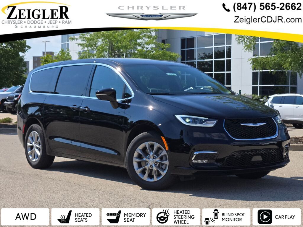 2026 Chrysler Pacifica Select's photo