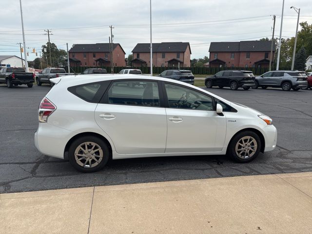 2017 Toyota Prius V Two photo 7