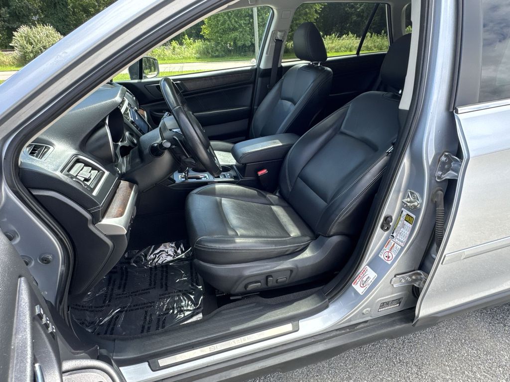 2019 Subaru Outback 2.5i photo 13