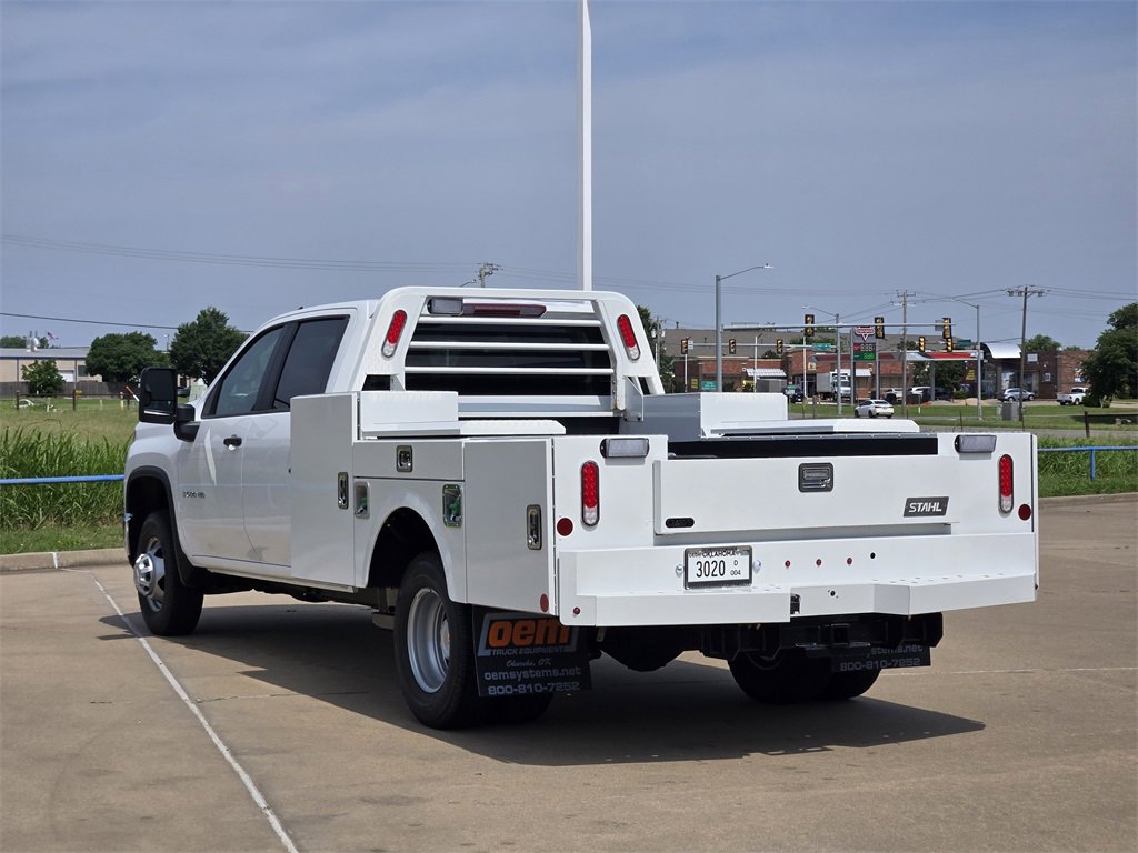 2025 Chevrolet Silverado 3500HD Work Truck photo 3