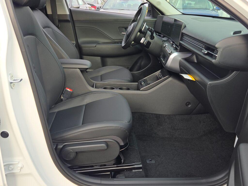 2026 Hyundai Kona SEL photo 4