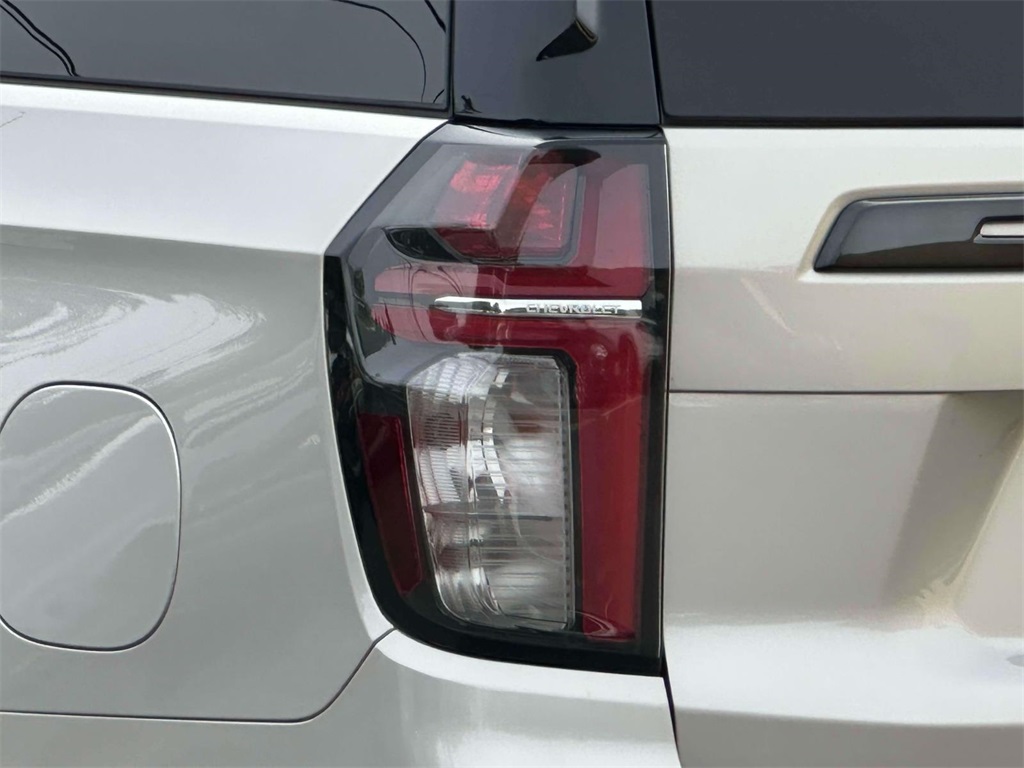 2021 Chevrolet Suburban Z71 photo 9