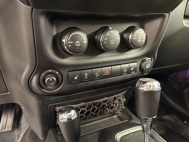 2018 Jeep Wrangler Unlimited Altitude photo 12