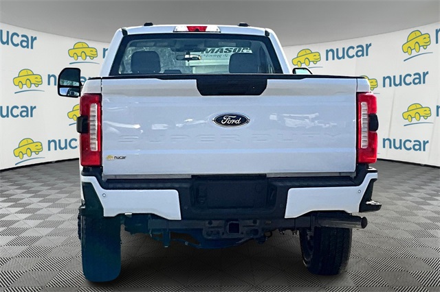 2025 Ford F-350 photo 4