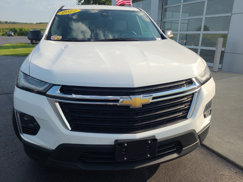 2022 Chevrolet Traverse LS photo 2
