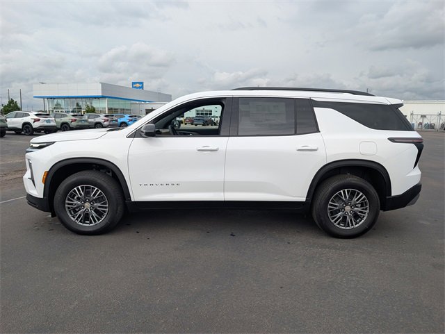 2025 Chevrolet Traverse photo 2