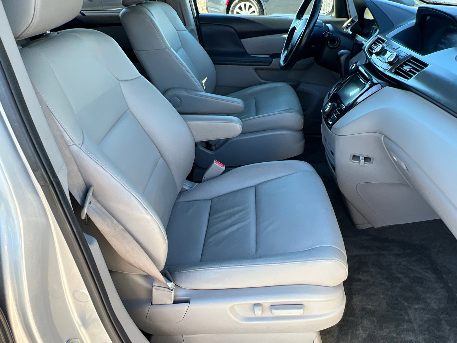 2015 Honda Odyssey EX-L photo 12