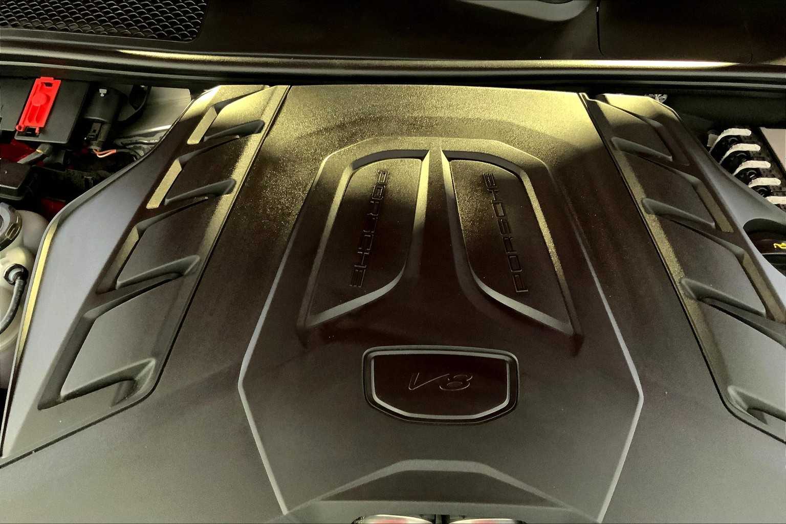 2024 Porsche Cayenne S Coupe photo 29