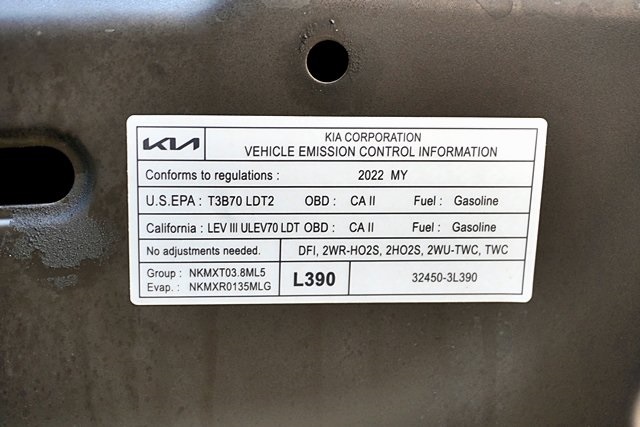 Used 2022 Green Kia S image 29