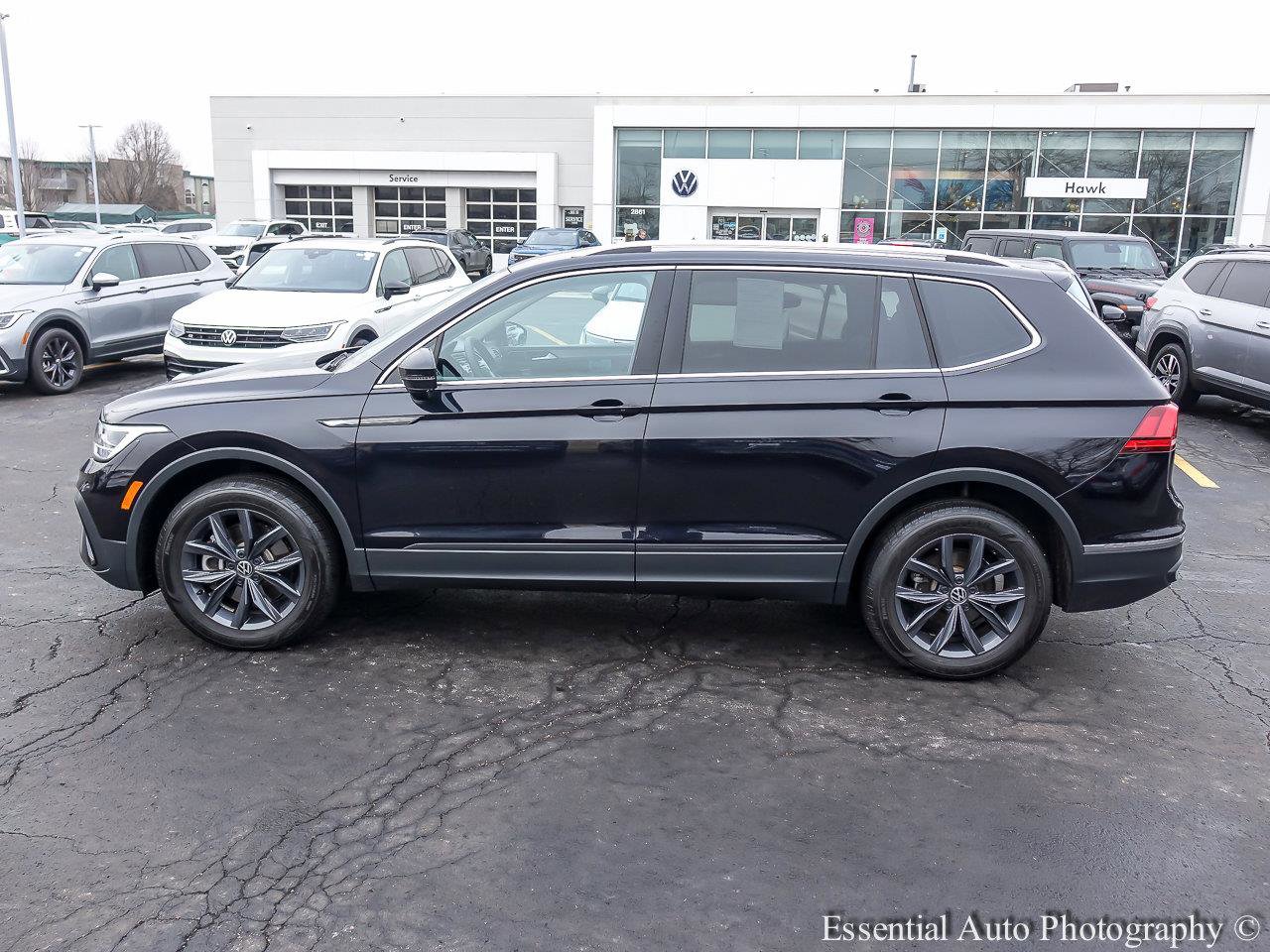 2023 VOLKSWAGEN TIGUAN - Image 3