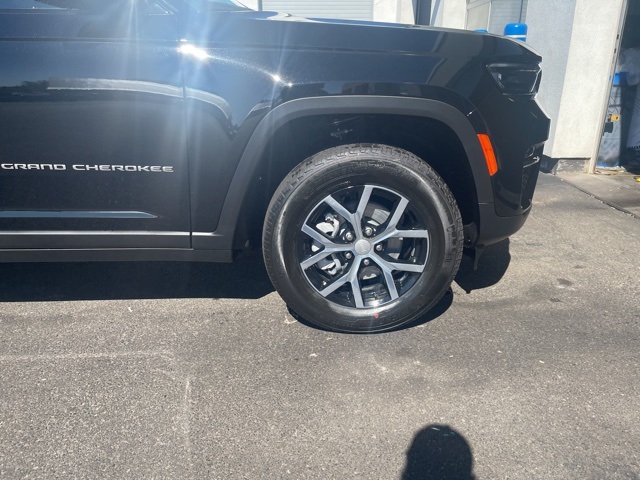 2025 Jeep Grand Cherokee Limited photo 8