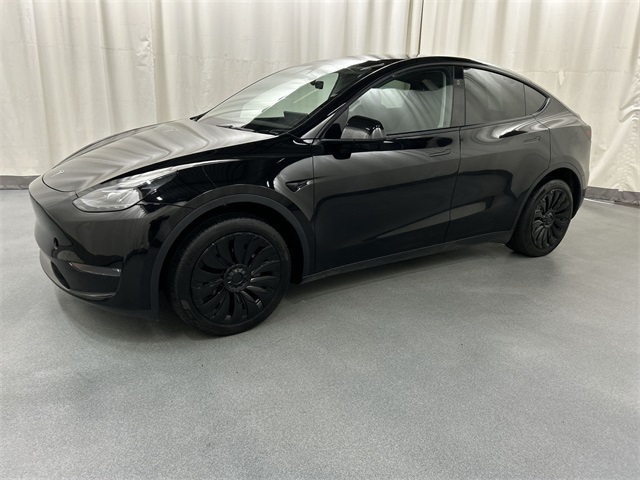 Used 2024 Tesla Model Y Long Range with VIN 7SAYGDEE4RA302951 for sale in Northfield, Minnesota