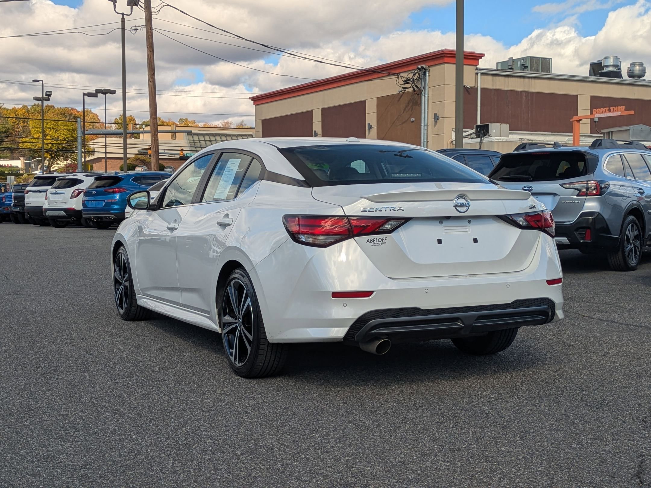 2023 Nissan Sentra SR photo 4