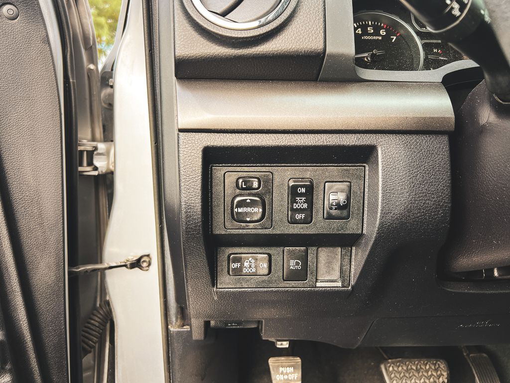 2020 Toyota Tundra SR5 Grade photo 21