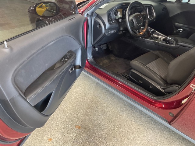 2018 Dodge Challenger R/T photo 9