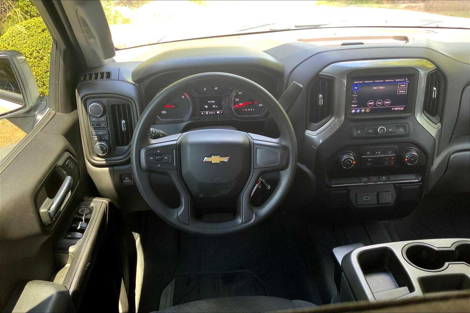 2020 Chevrolet Silverado 1500 Custom photo 5