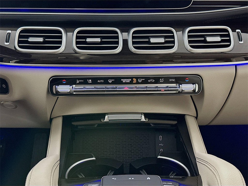 2026 Mercedes Benz GLS 450 4MATIC photo 12