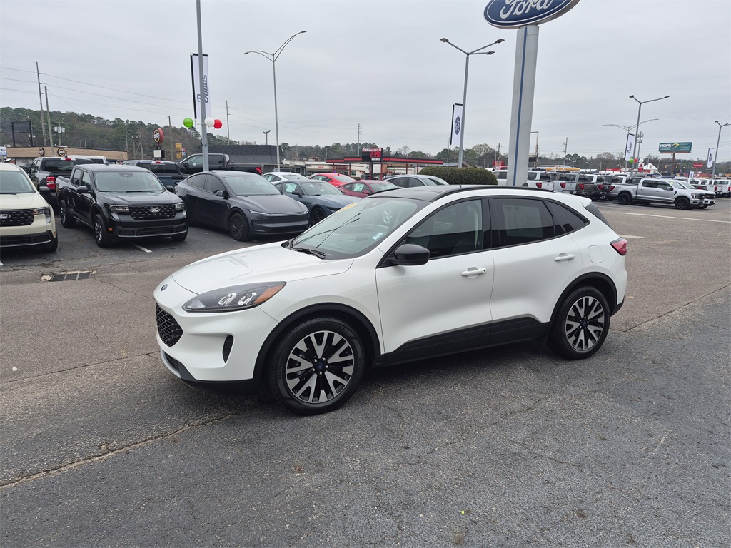 2020 Ford Escape SE Sport Hybrid photo 2