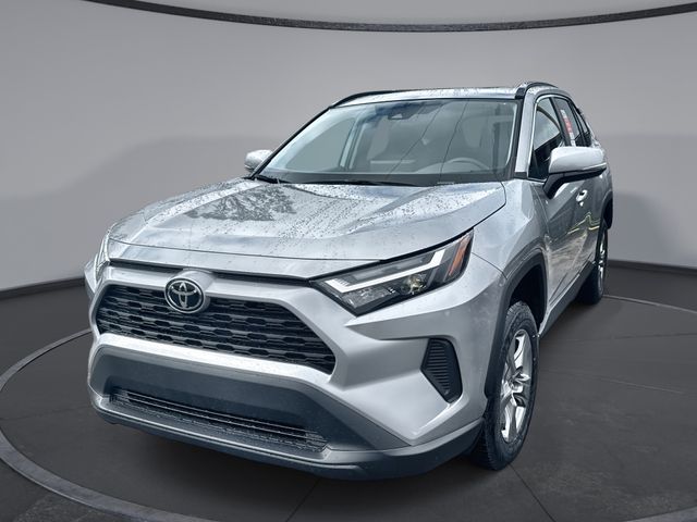 2025 Toyota RAV4 XLE's photo