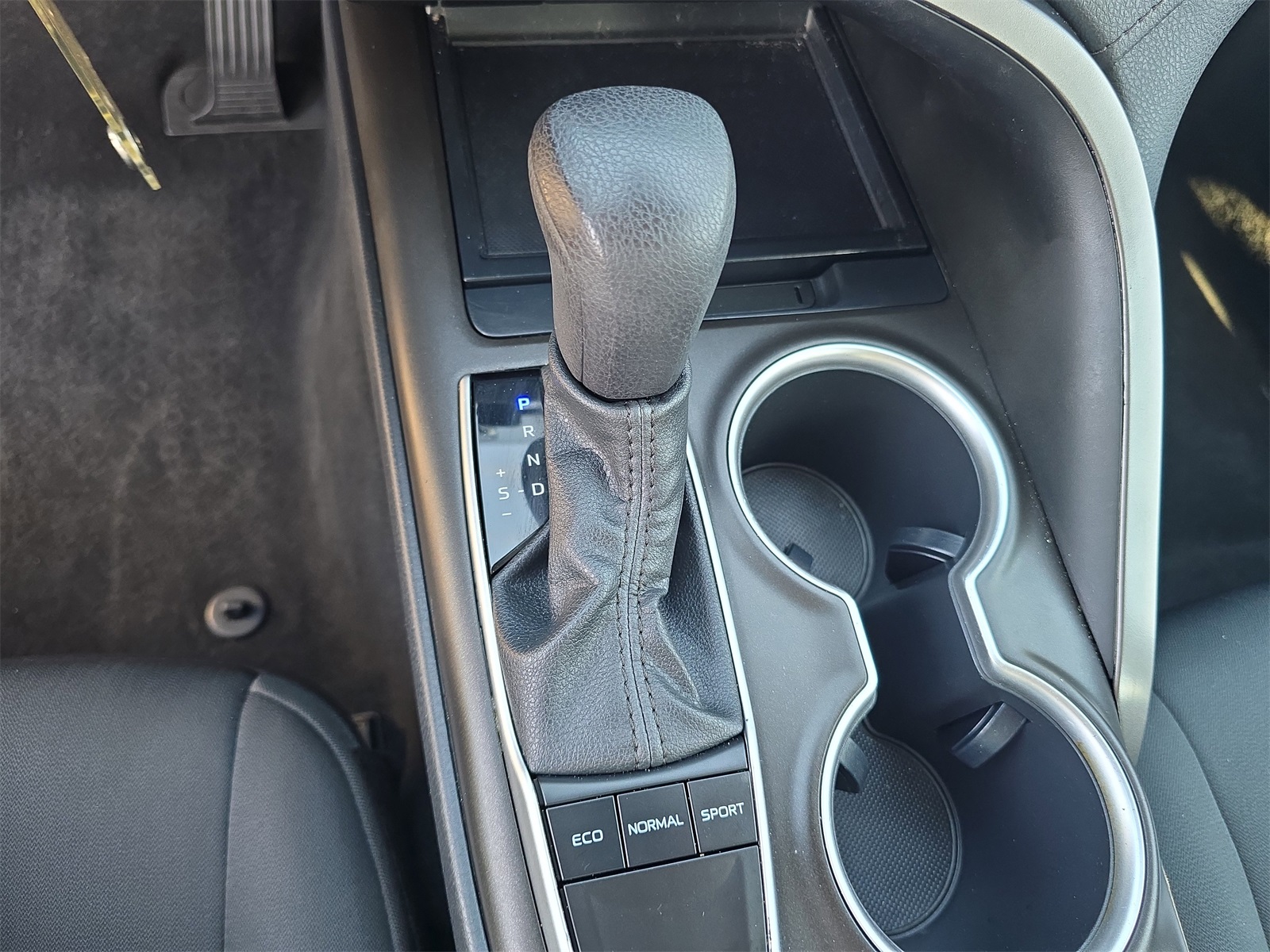 2023 Toyota Camry LE photo 21