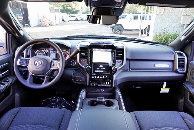 New 2026 Granite Crystal Metallic Clear-Coat Exterior Paint RAM Big Horn image 25