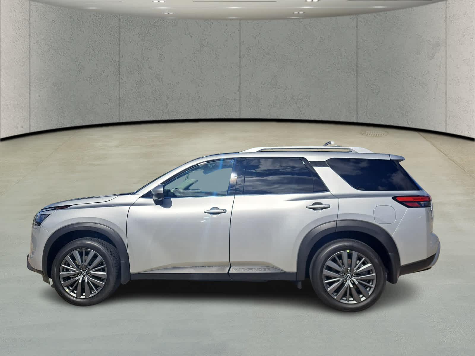 2025 Nissan Pathfinder SL photo 2