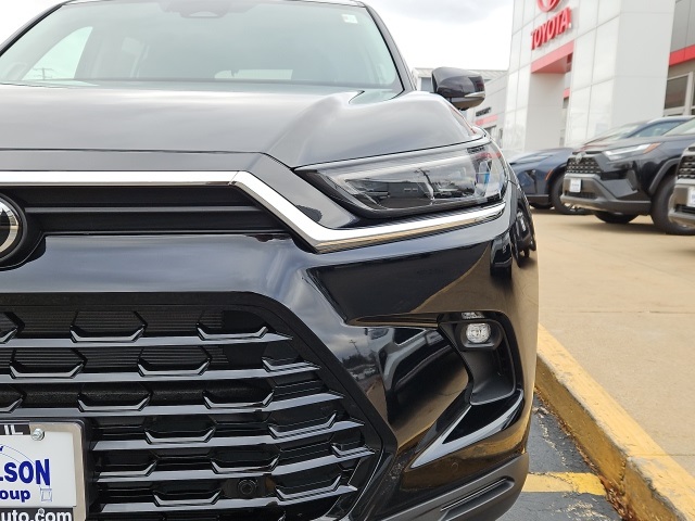 2026 Toyota Grand Highlander Limited photo 2