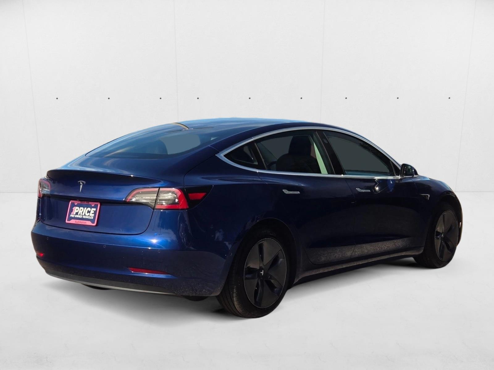 2019 Tesla Model 3 Standard Range Plus photo 5
