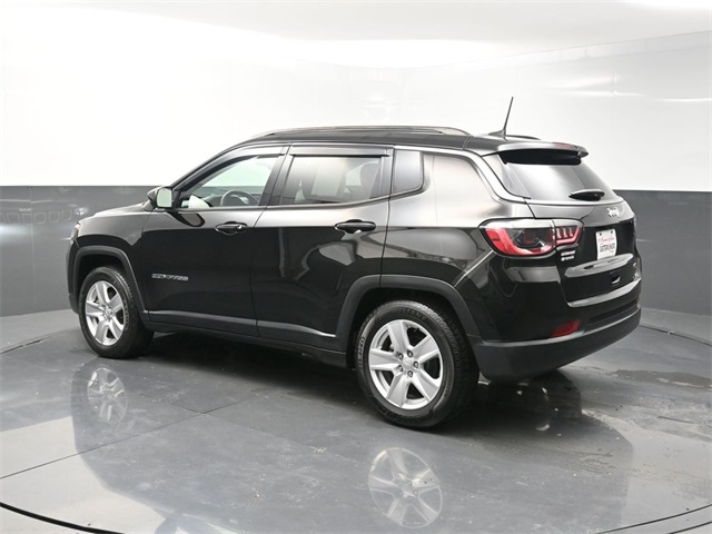 2022 Jeep Compass Latitude photo 3